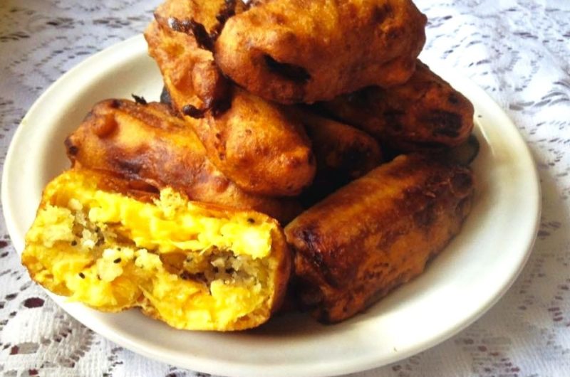 Stuffed Riped Banana / Pazham Nirachathu Fritters | Spices And Aromas