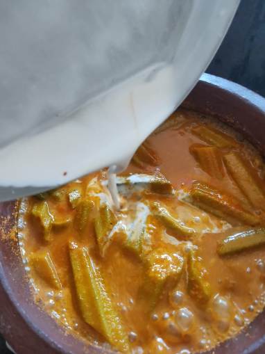 Prawn Curry with Ladies Finger - A delicious Mangalorean Recipe