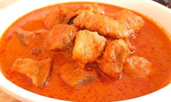 Roasted Onion Fish Curry - A Delicious Mangalorean Fish Curry