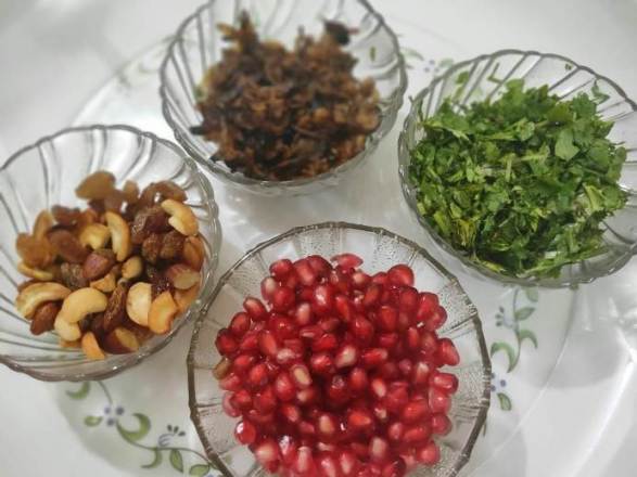 Kashmiri Pulao - Tasty Aromatic Veg Pulao with fruits and Nuts
