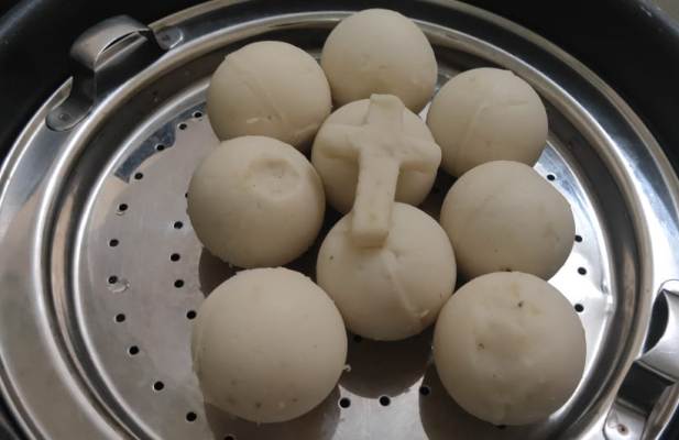 Kozhukattai Recipe - Sweet Filled Rice dumpling